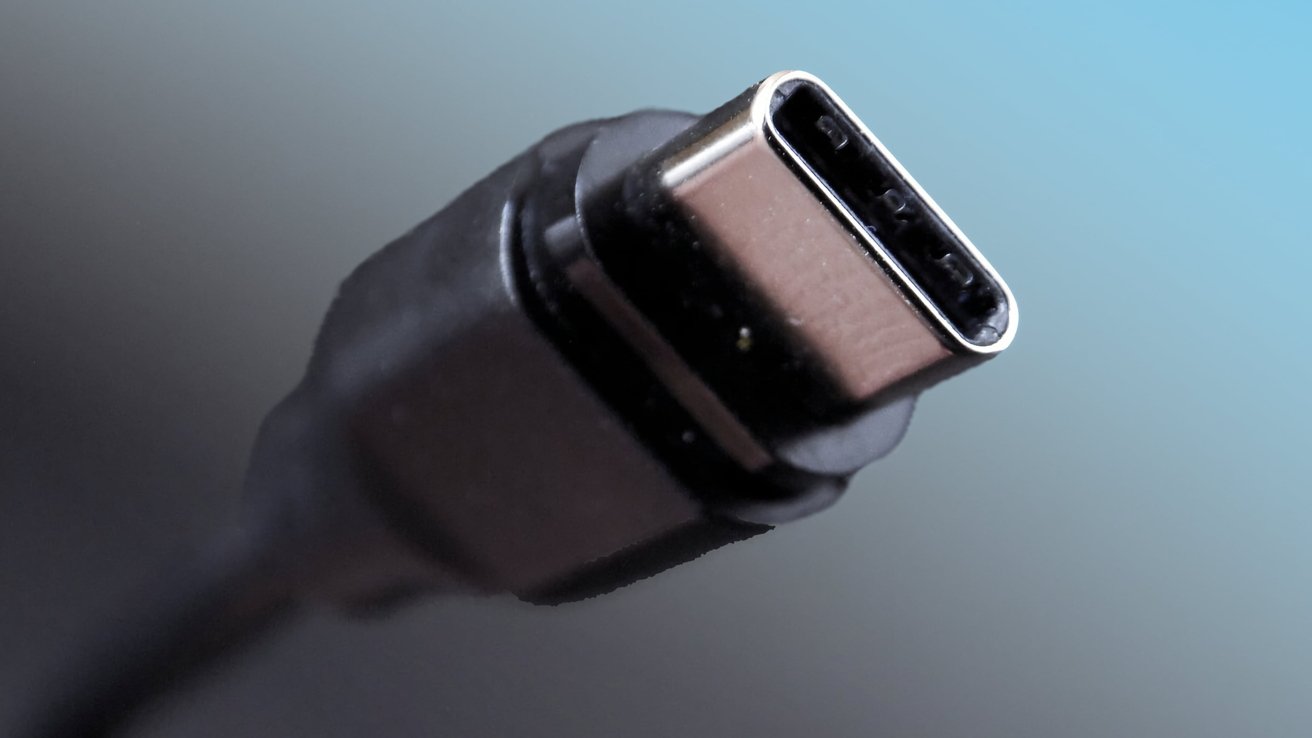 Thunderbolt 5 vs Thunderbolt 4 -- USB Type-C continues to be used.